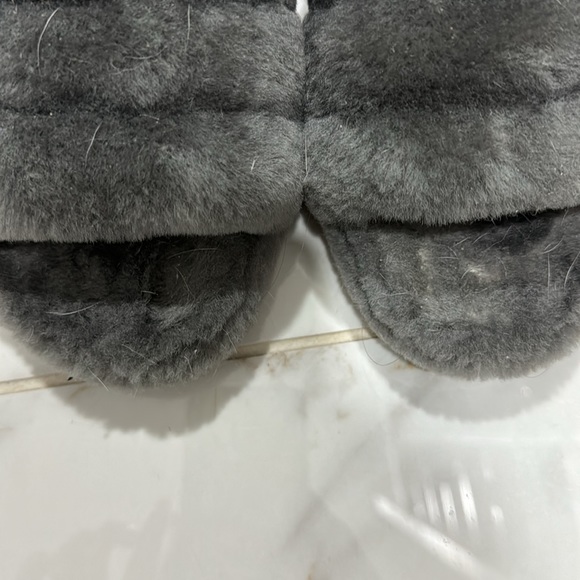 Ugg furry slides with heel strap - Picture 4 of 6